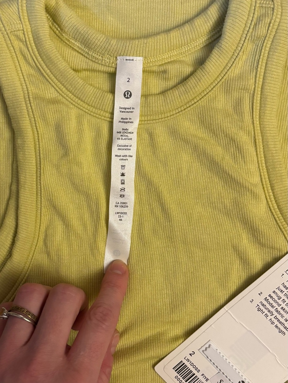 NWT Lululemon Hold Tight Tank Top Finch Yellow Size 2 Ribbed Crew High Neck - Picture 4 of 5